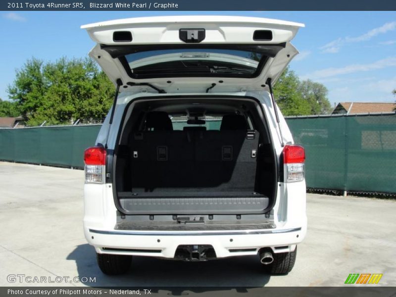Blizzard White Pearl / Graphite 2011 Toyota 4Runner SR5