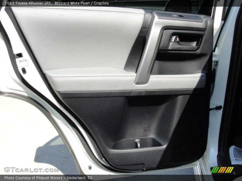 Blizzard White Pearl / Graphite 2011 Toyota 4Runner SR5