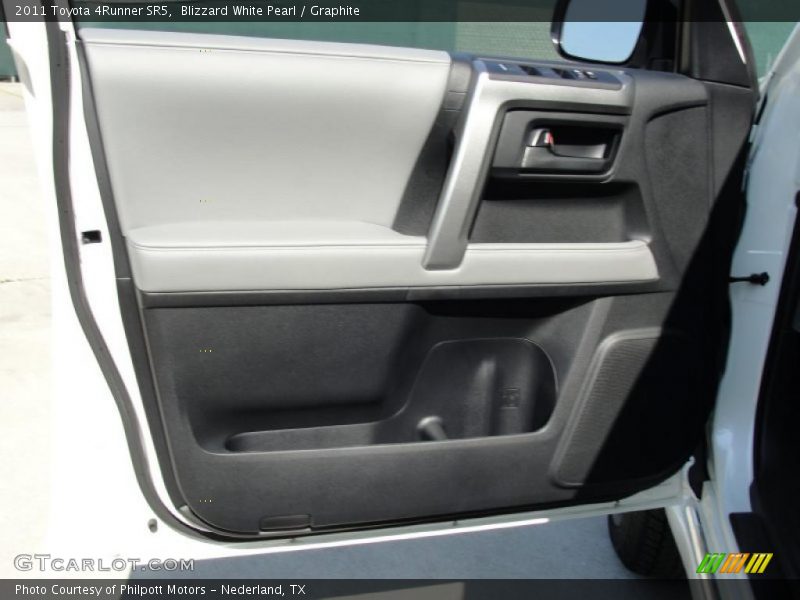 Blizzard White Pearl / Graphite 2011 Toyota 4Runner SR5