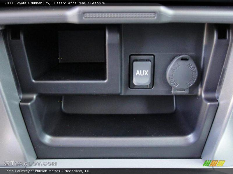 Blizzard White Pearl / Graphite 2011 Toyota 4Runner SR5