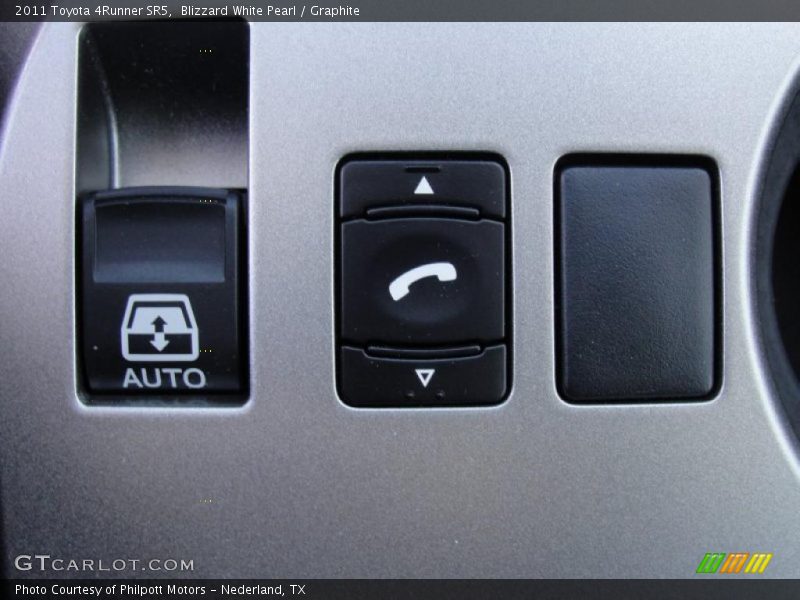 Blizzard White Pearl / Graphite 2011 Toyota 4Runner SR5