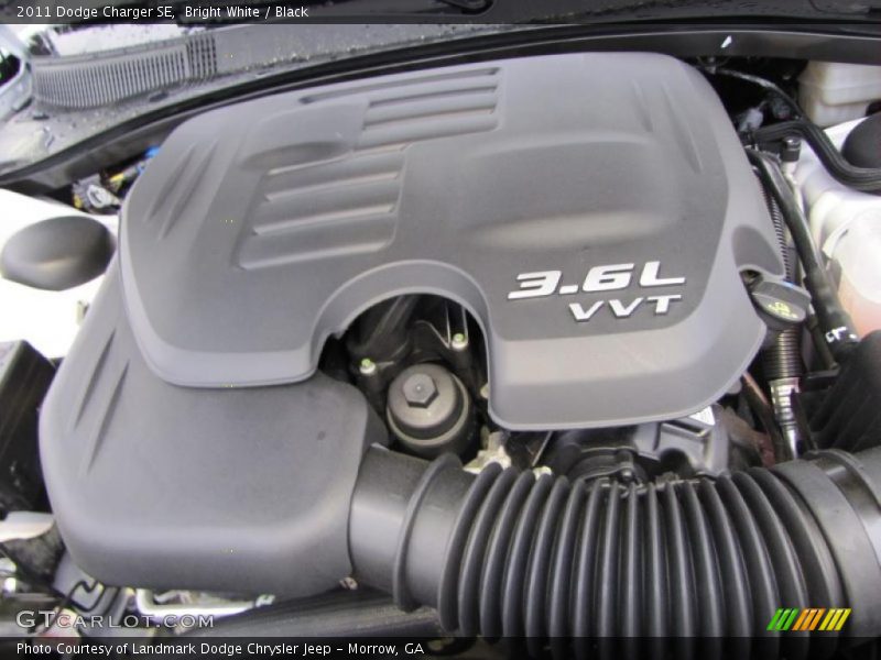 Bright White / Black 2011 Dodge Charger SE