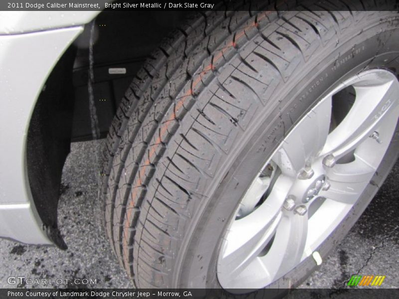 Bright Silver Metallic / Dark Slate Gray 2011 Dodge Caliber Mainstreet