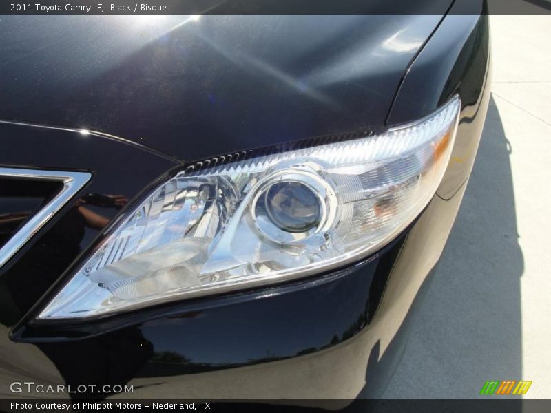 Black / Bisque 2011 Toyota Camry LE