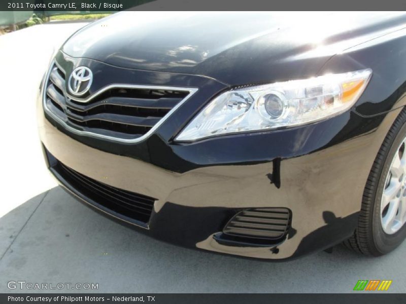 Black / Bisque 2011 Toyota Camry LE