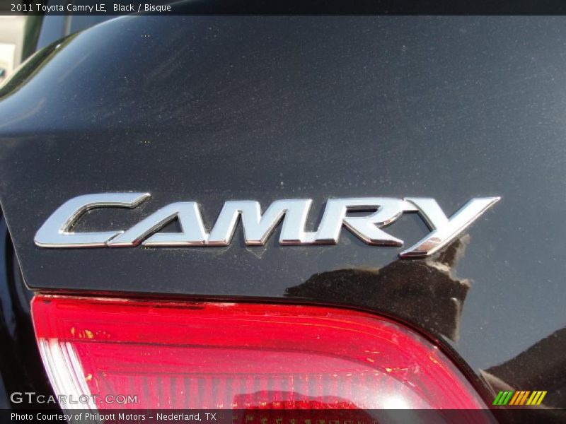 Black / Bisque 2011 Toyota Camry LE