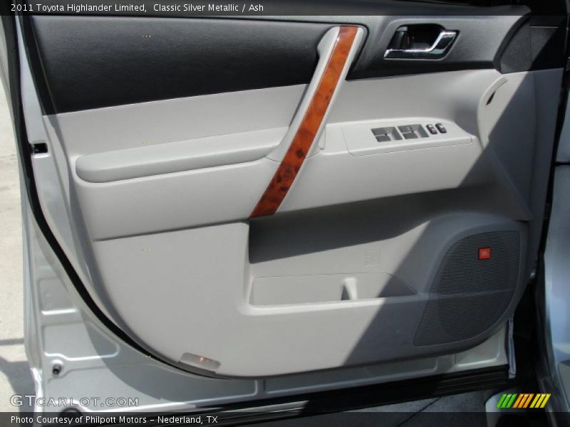Door Panel of 2011 Highlander Limited