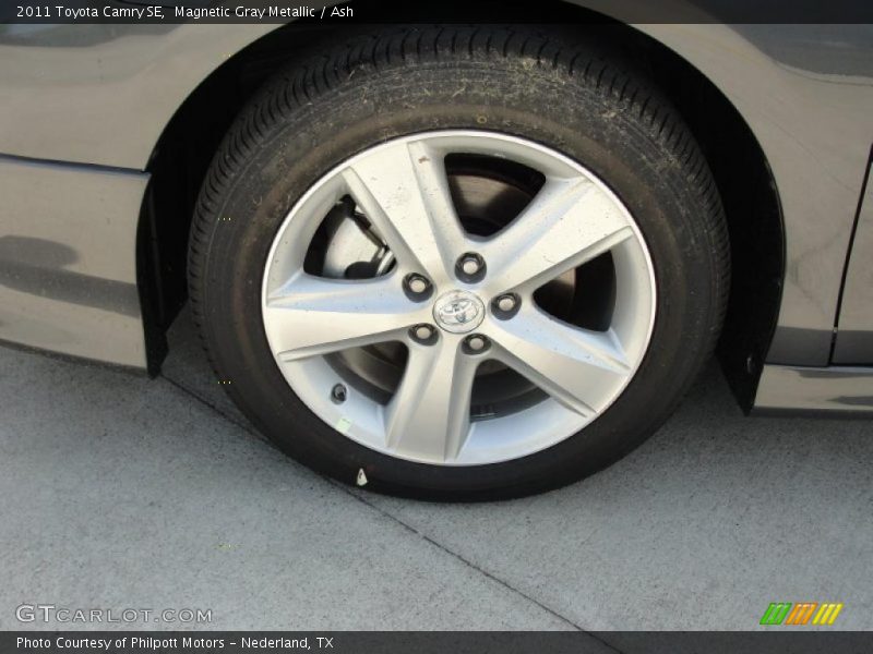 Magnetic Gray Metallic / Ash 2011 Toyota Camry SE