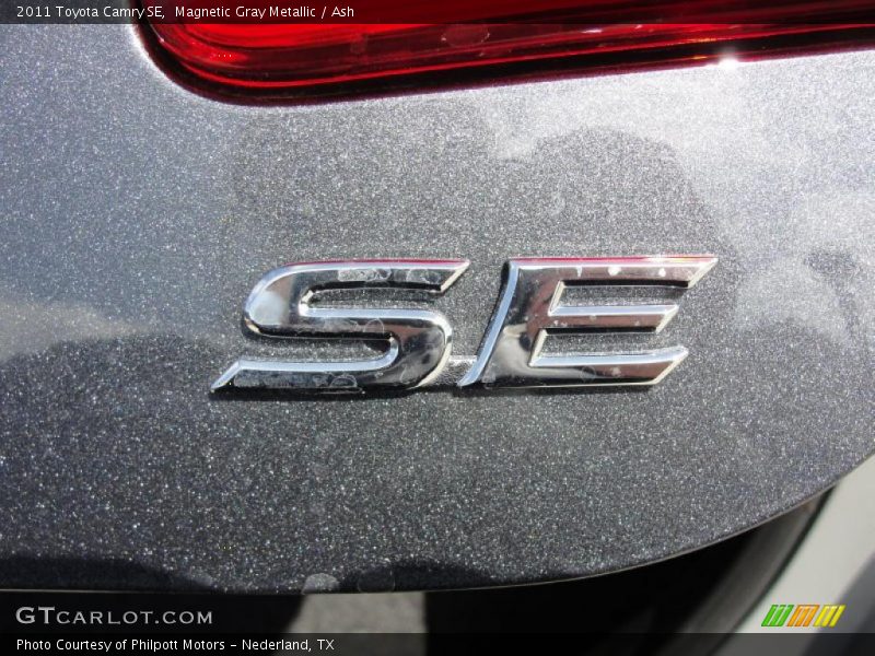 Magnetic Gray Metallic / Ash 2011 Toyota Camry SE