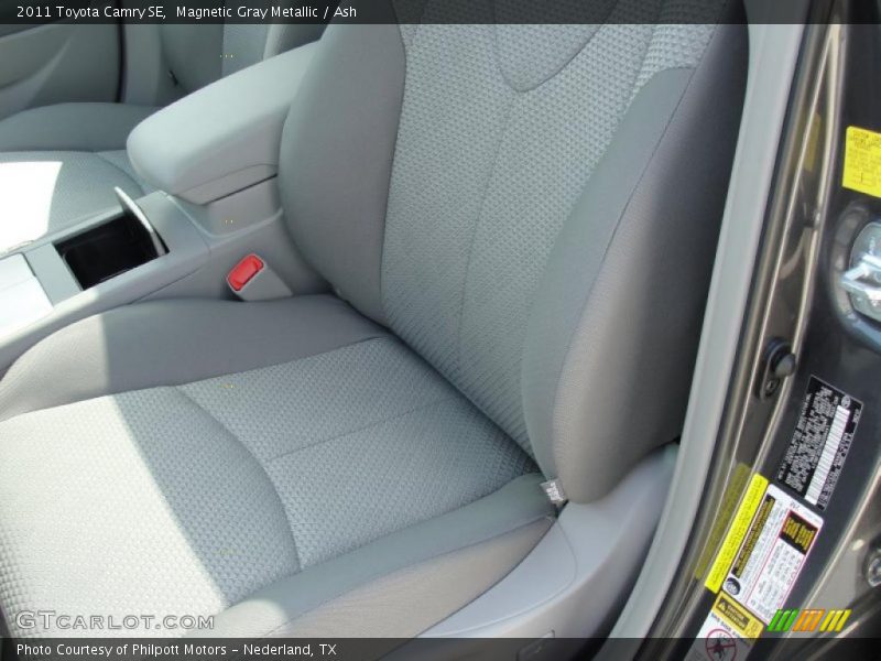 Magnetic Gray Metallic / Ash 2011 Toyota Camry SE