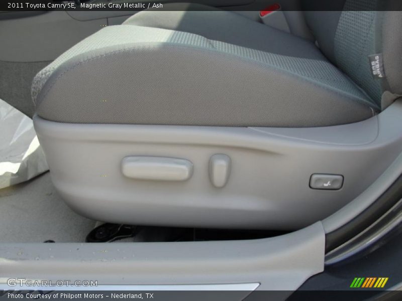 Magnetic Gray Metallic / Ash 2011 Toyota Camry SE