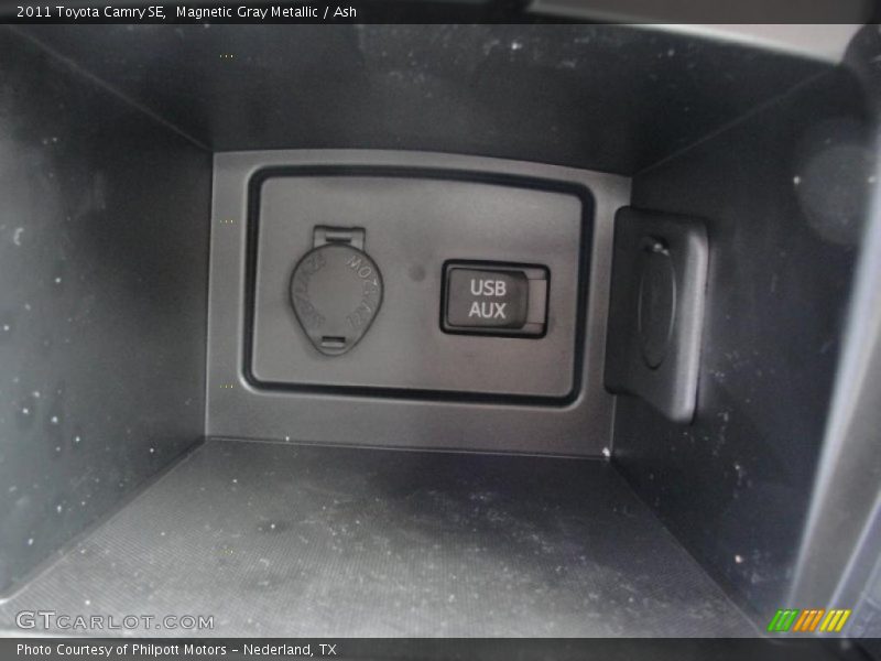 Magnetic Gray Metallic / Ash 2011 Toyota Camry SE