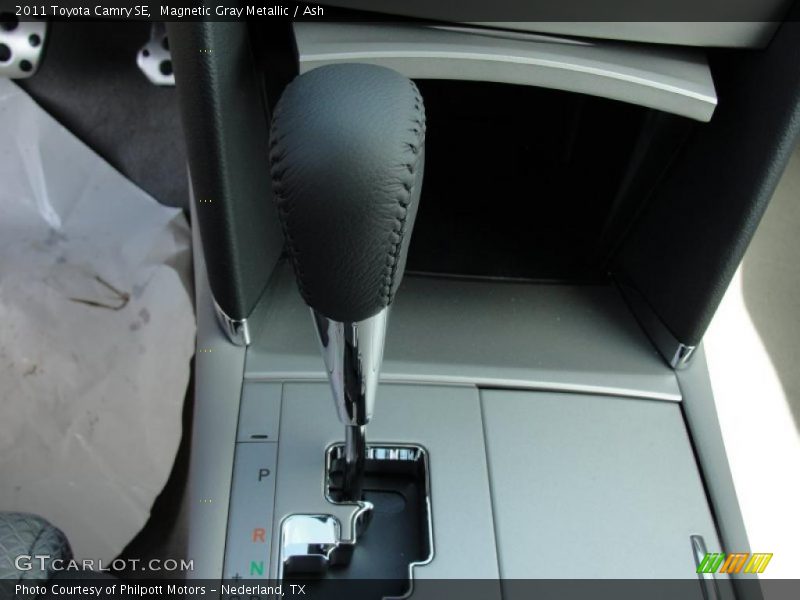 Magnetic Gray Metallic / Ash 2011 Toyota Camry SE