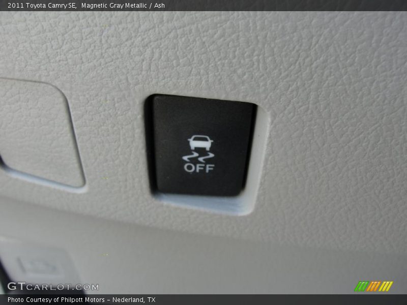 Magnetic Gray Metallic / Ash 2011 Toyota Camry SE