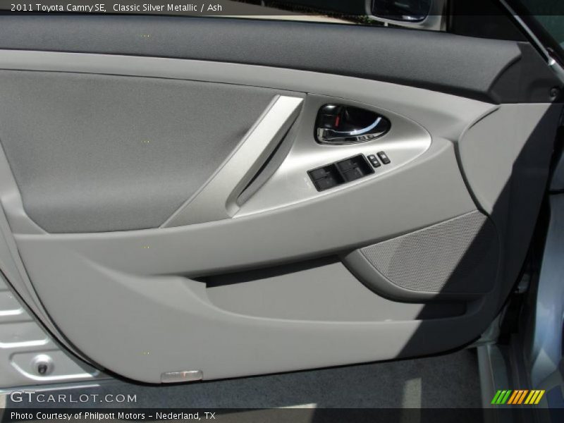 Classic Silver Metallic / Ash 2011 Toyota Camry SE