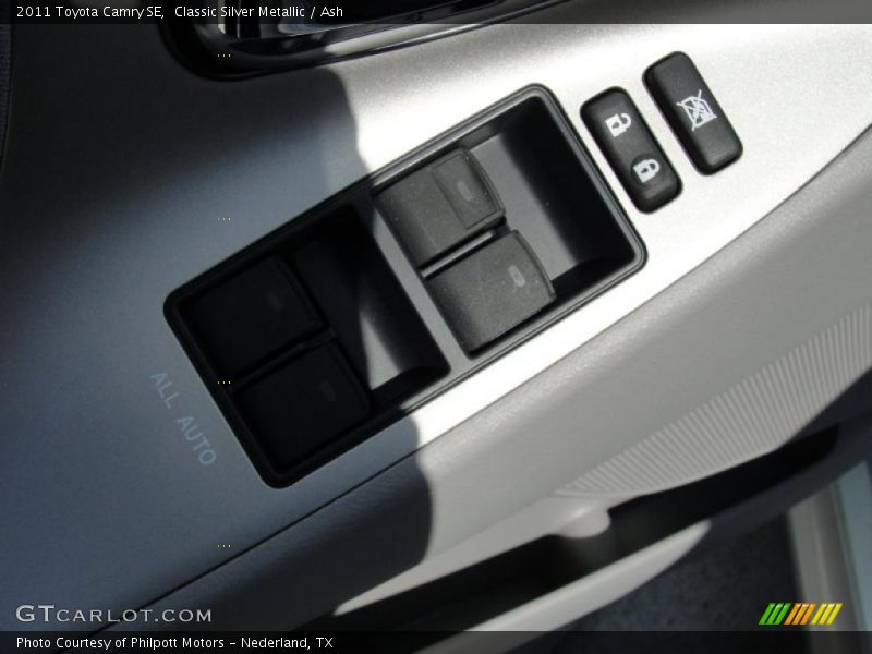 Classic Silver Metallic / Ash 2011 Toyota Camry SE