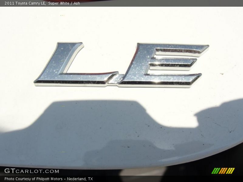 Super White / Ash 2011 Toyota Camry LE