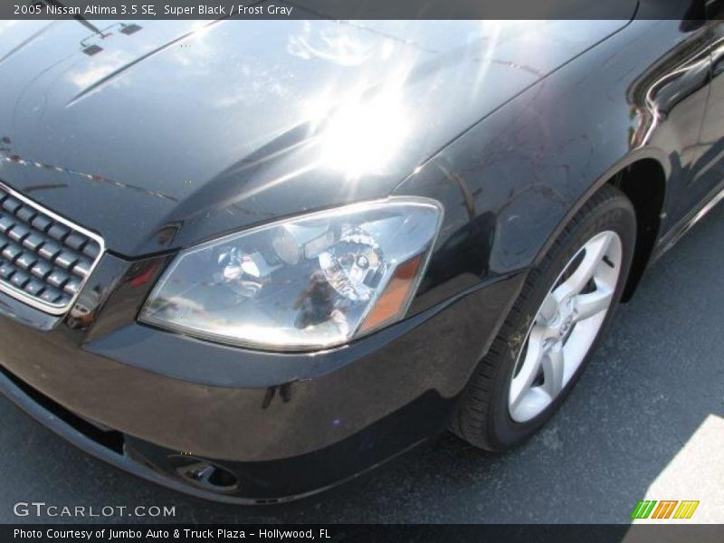 Super Black / Frost Gray 2005 Nissan Altima 3.5 SE