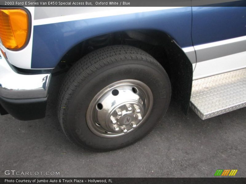 Oxford White / Blue 2003 Ford E Series Van E450 Special Access Bus