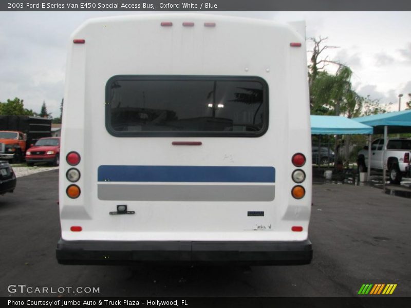 Oxford White / Blue 2003 Ford E Series Van E450 Special Access Bus