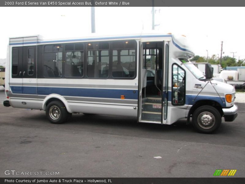Oxford White / Blue 2003 Ford E Series Van E450 Special Access Bus