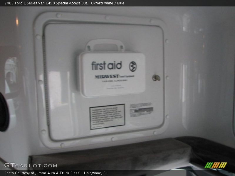 Oxford White / Blue 2003 Ford E Series Van E450 Special Access Bus