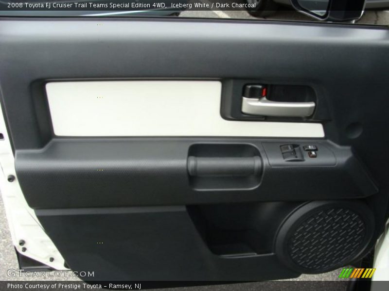 Door Panel of 2008 FJ Cruiser Trail Teams Special Edition 4WD