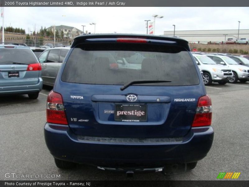 Indigo Ink Pearl / Ash Gray 2006 Toyota Highlander Limited 4WD
