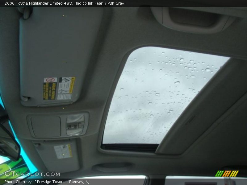 Indigo Ink Pearl / Ash Gray 2006 Toyota Highlander Limited 4WD