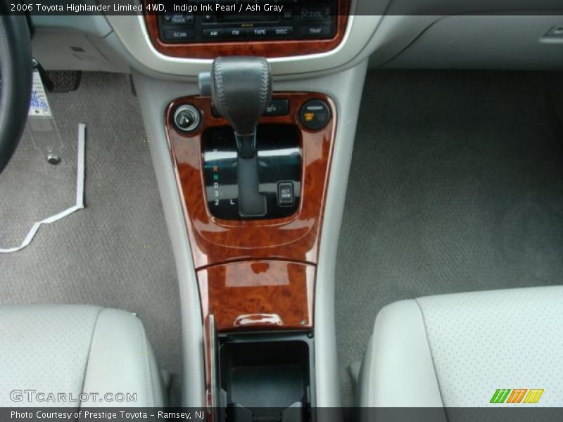 Indigo Ink Pearl / Ash Gray 2006 Toyota Highlander Limited 4WD