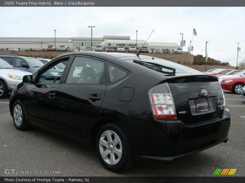 Black / Gray/Burgundy 2005 Toyota Prius Hybrid