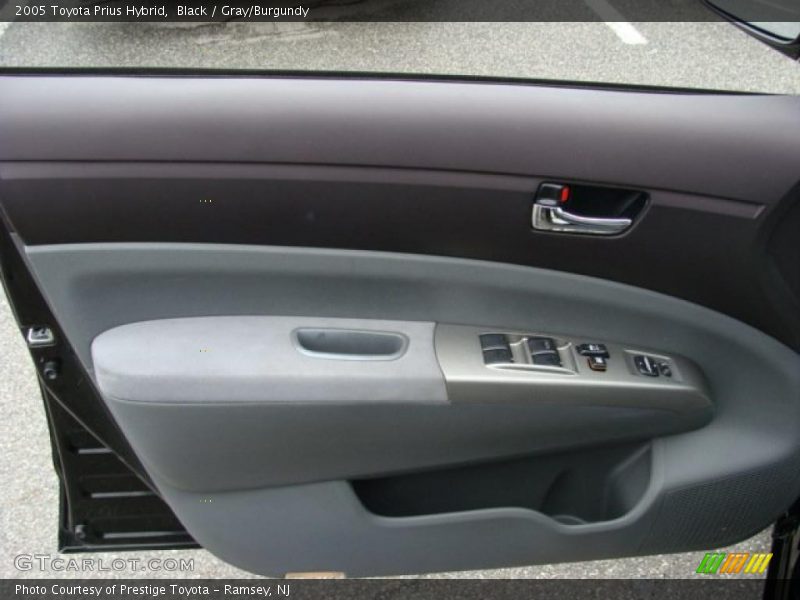 Black / Gray/Burgundy 2005 Toyota Prius Hybrid