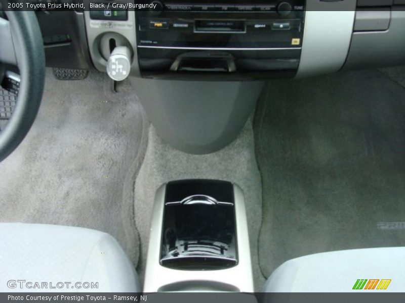 Black / Gray/Burgundy 2005 Toyota Prius Hybrid