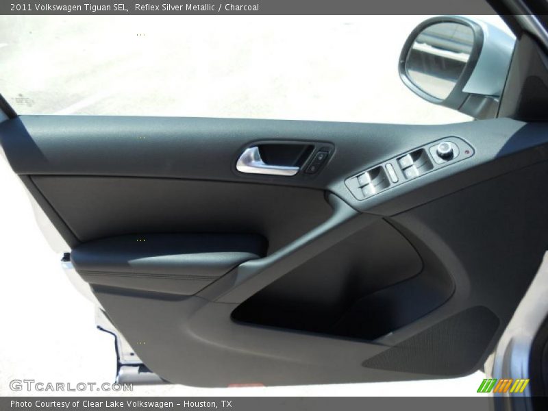 Door Panel of 2011 Tiguan SEL