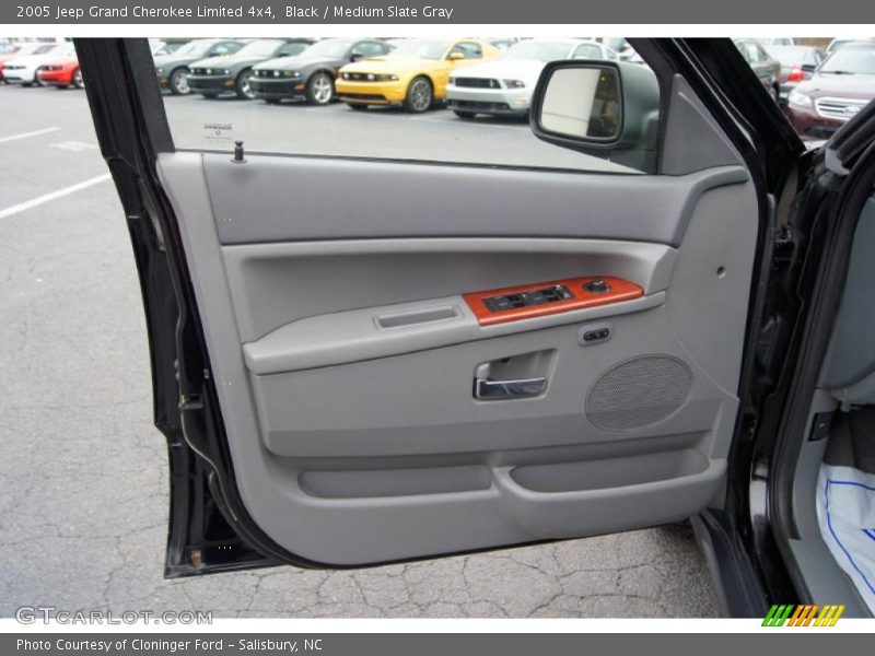 Black / Medium Slate Gray 2005 Jeep Grand Cherokee Limited 4x4