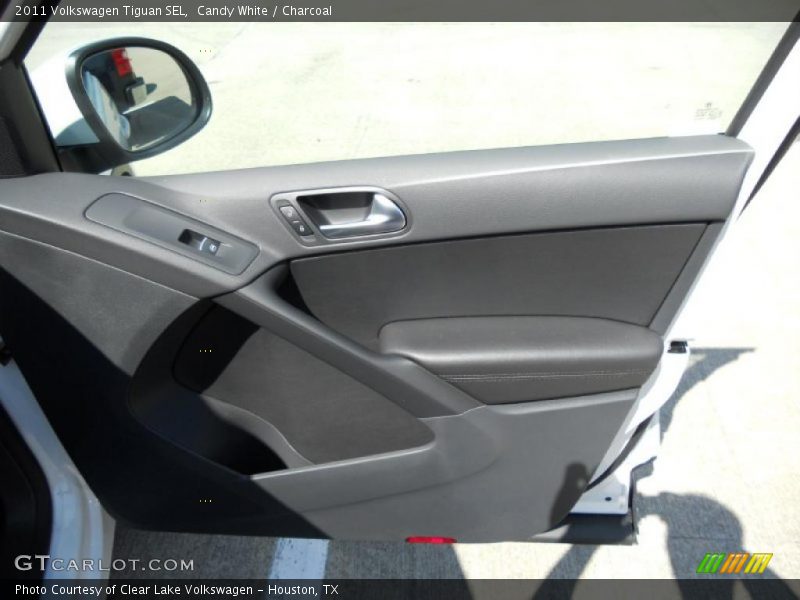 Candy White / Charcoal 2011 Volkswagen Tiguan SEL