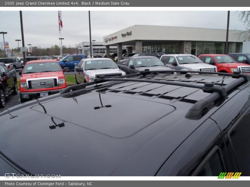 Black / Medium Slate Gray 2005 Jeep Grand Cherokee Limited 4x4