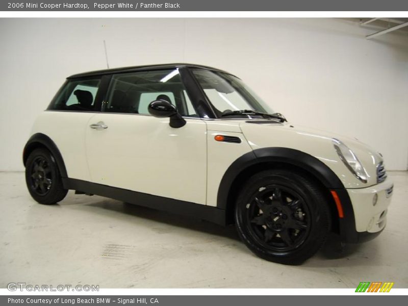 Pepper White / Panther Black 2006 Mini Cooper Hardtop