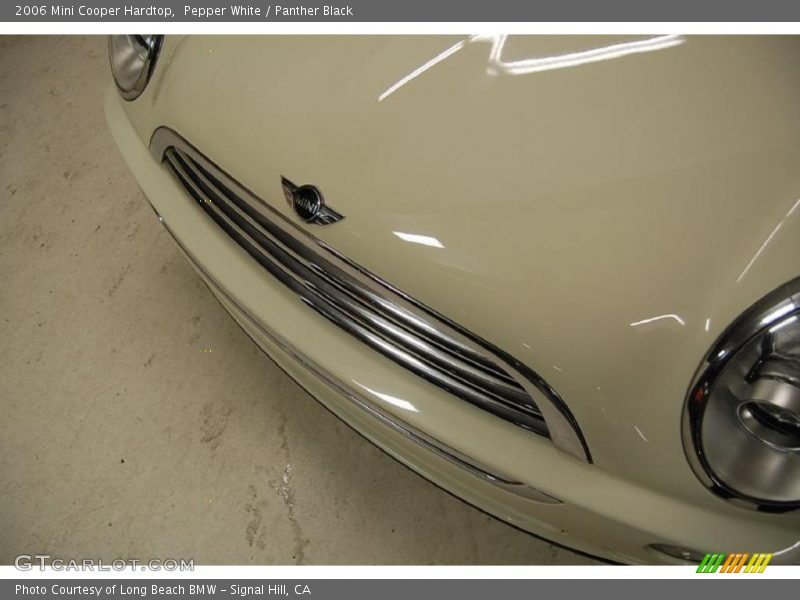 Pepper White / Panther Black 2006 Mini Cooper Hardtop