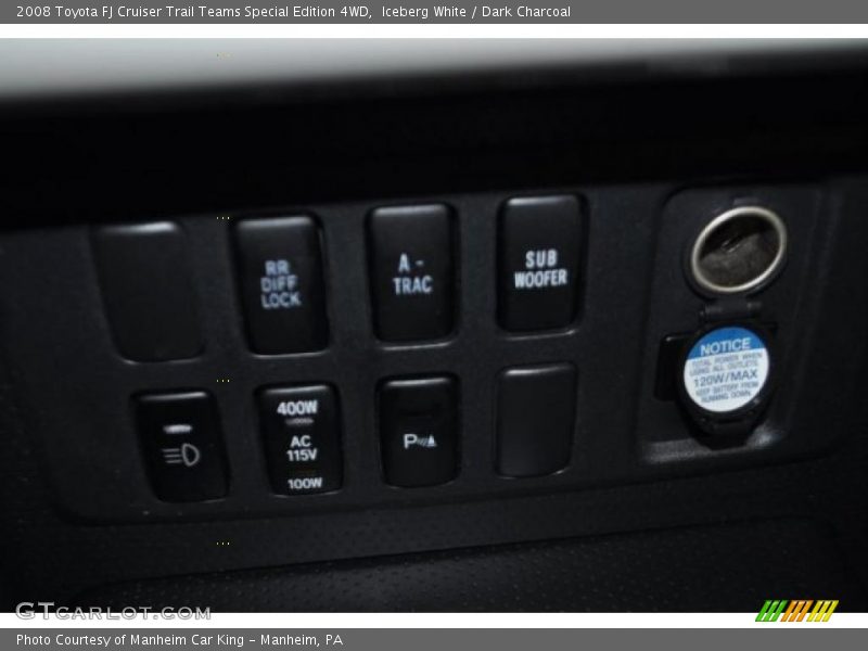 Controls of 2008 FJ Cruiser Trail Teams Special Edition 4WD