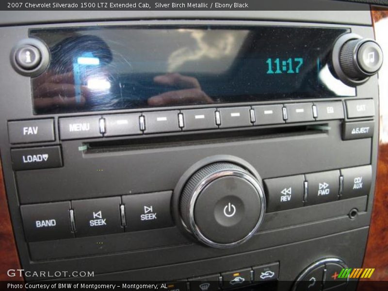 Controls of 2007 Silverado 1500 LTZ Extended Cab
