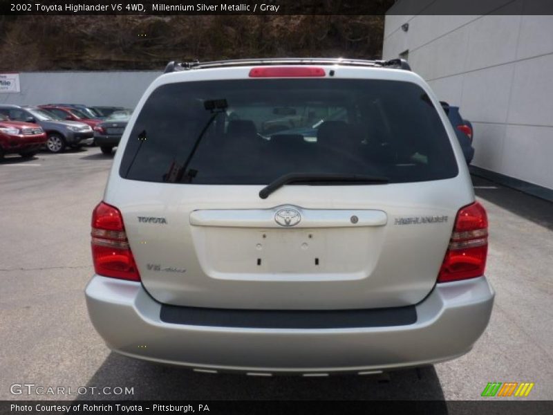 Millennium Silver Metallic / Gray 2002 Toyota Highlander V6 4WD