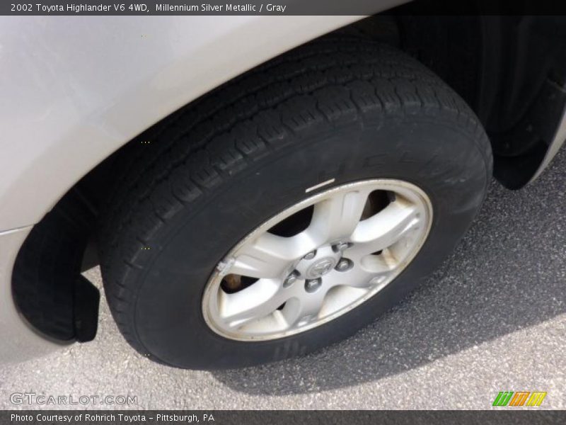 Millennium Silver Metallic / Gray 2002 Toyota Highlander V6 4WD