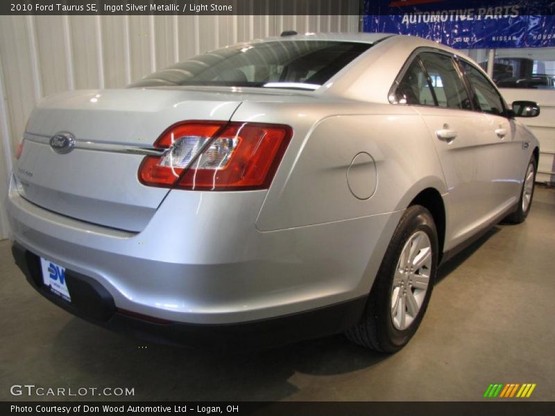 Ingot Silver Metallic / Light Stone 2010 Ford Taurus SE