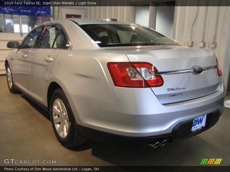 Ingot Silver Metallic / Light Stone 2010 Ford Taurus SE