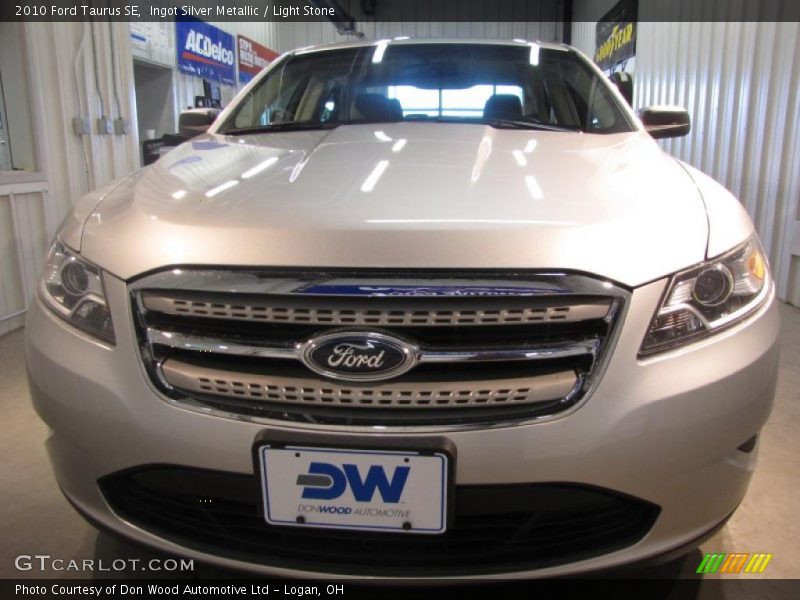 Ingot Silver Metallic / Light Stone 2010 Ford Taurus SE