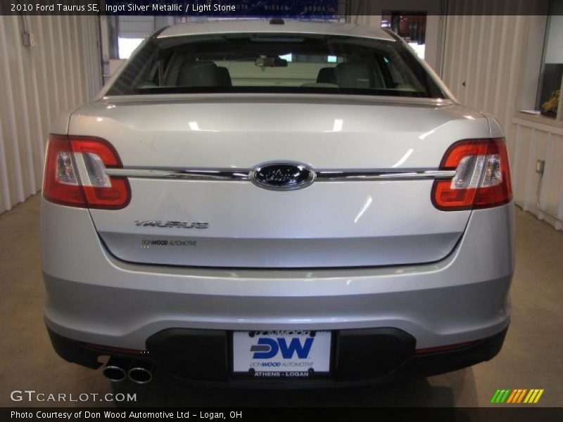 Ingot Silver Metallic / Light Stone 2010 Ford Taurus SE