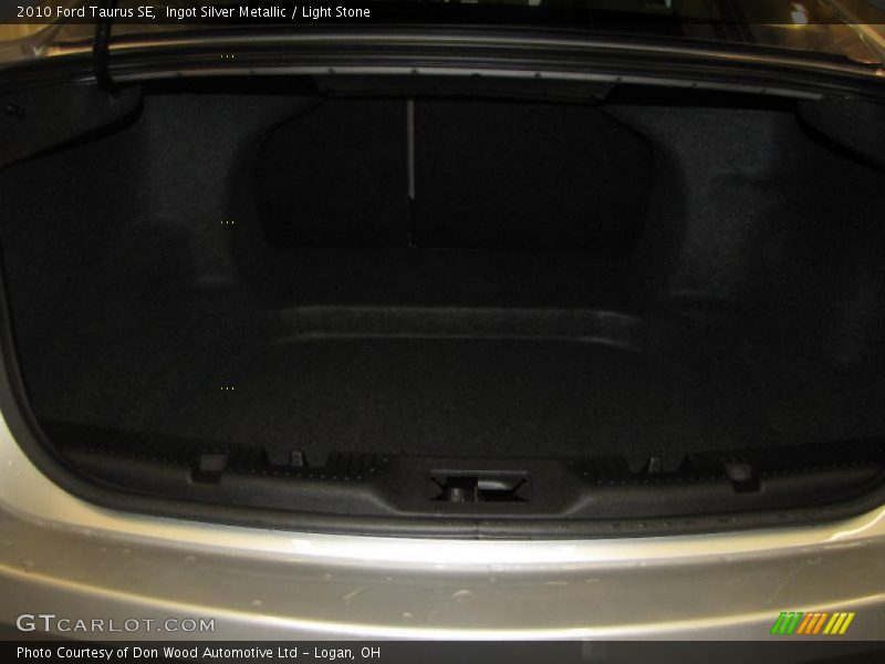 Ingot Silver Metallic / Light Stone 2010 Ford Taurus SE