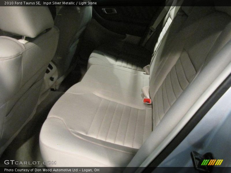 Ingot Silver Metallic / Light Stone 2010 Ford Taurus SE