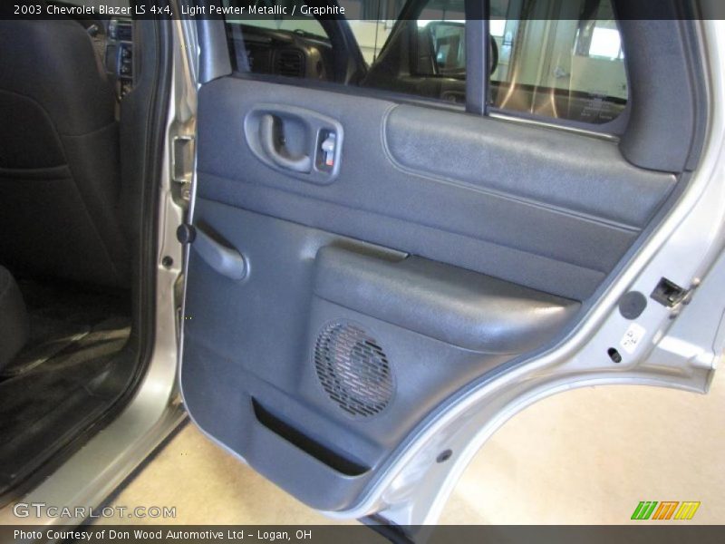 Light Pewter Metallic / Graphite 2003 Chevrolet Blazer LS 4x4